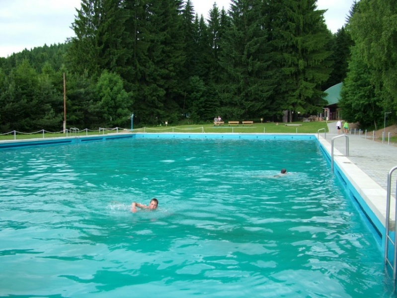 Plavecký bazén